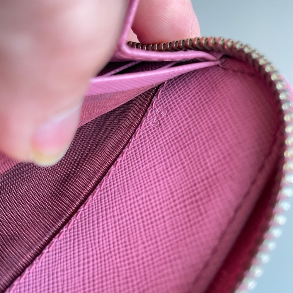 Authentic Prada Saffiano zippy wallet - Picture 16 of 16